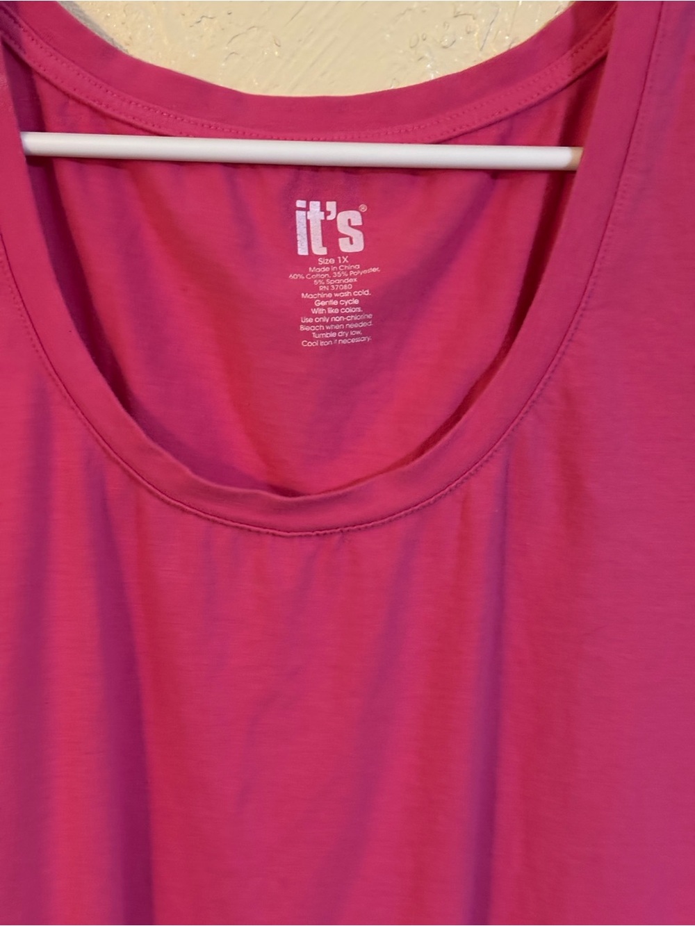 Women’s Hot Pink Scoop Neck Tank Top